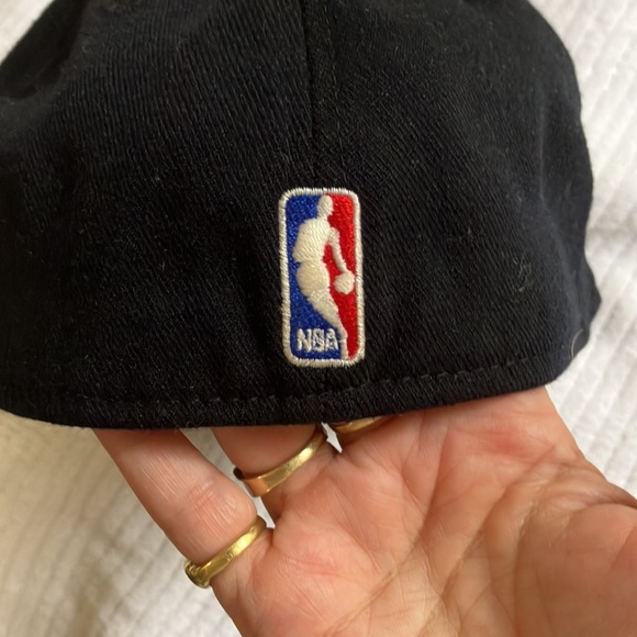 Reebok 76ers fitted ball cap - Picture 3 of 7